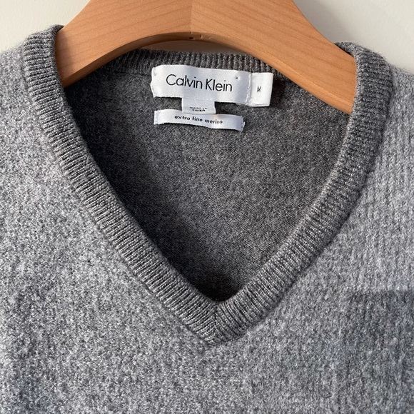 Calvin Klein merino wool sweater - Picture 3 of 4